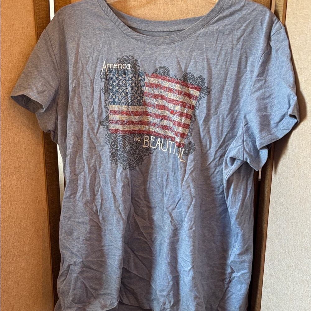 America the beautiful Graphic T-Shirt with Flag Design xl